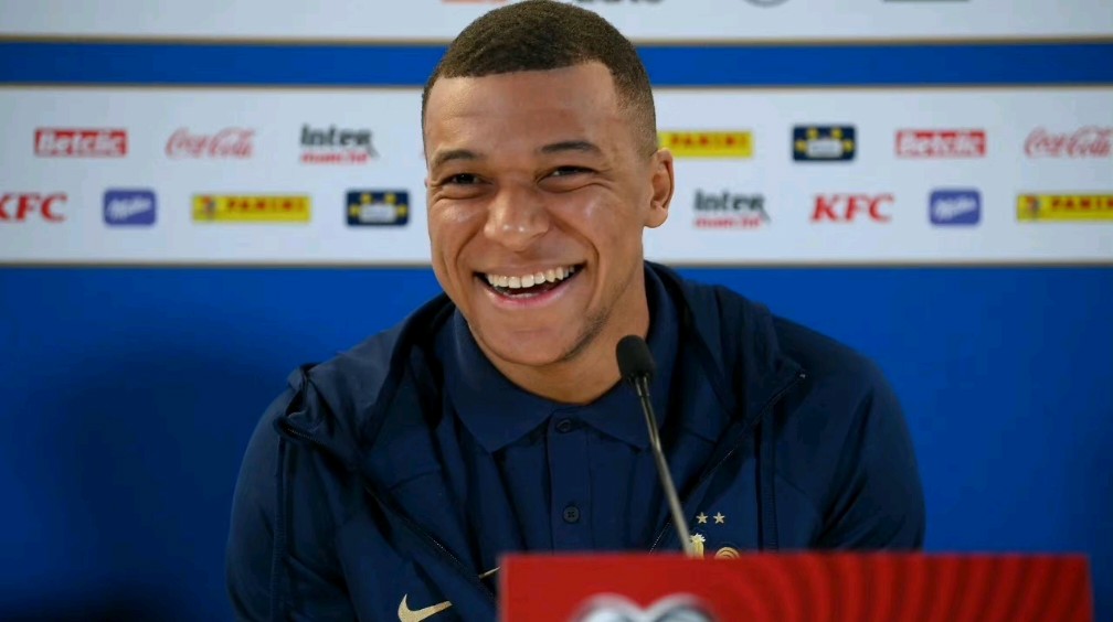 姆巴佩迎来三赛季高光表现，塞尔维亚队球迷沸腾！